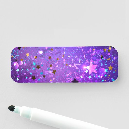 Paarse folie achtergrond met sterren naamplaatje (In situ)