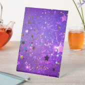 Paarse folie achtergrond met sterren reclamebord met voetstuk (Insitu)