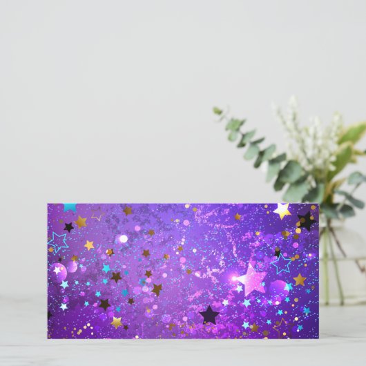 Paarse folieachtergrond met sterren feestdagenkaart (Staand voorkant)