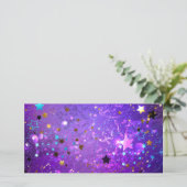 Paarse folieachtergrond met sterren kaart (Staand voorkant)