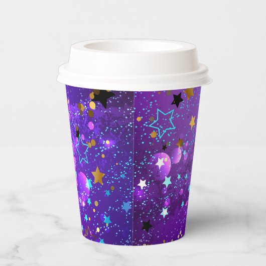 Paarse folieachtergrond met sterren papieren bekers (Rechts)