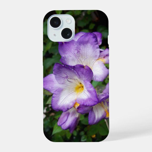 Paarse Freesia Bloemen iPhone 15 Case (Achterkant)
