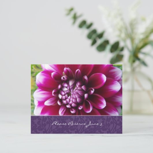 Paarse Fuschia Dahlia Bewaar de datum Aankondigingskaart (Staand voorkant)