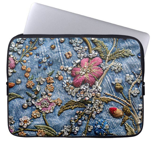 Paarse Geborduurde Bloem op Denim Delight Laptop Sleeve (Voorkant)