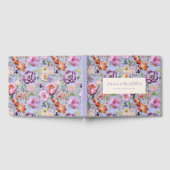 Paarse geborduurde bloemen Maximalistische bruilof Gastenboek (Volledig)
