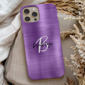 Paarse Geborstelde Metaal Zwart Witte Script Monog iPhone 15 Case