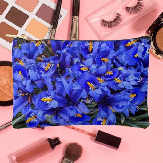 Paarse geïsoleerde Irisse Floral Etui