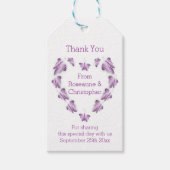 Paarse gekleurde vlinders ontwerp bruiloft cadeaulabel (Voorkant)