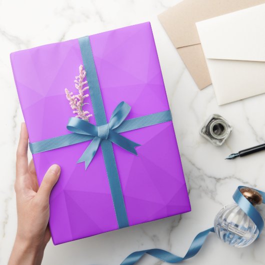 Paarse geometrische mesh gradiëntpatroon cadeaupapier (Geschenken)
