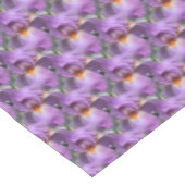 Paarse gepantserde Iris Floral Pattern Korte Tafelloper (Hoek)