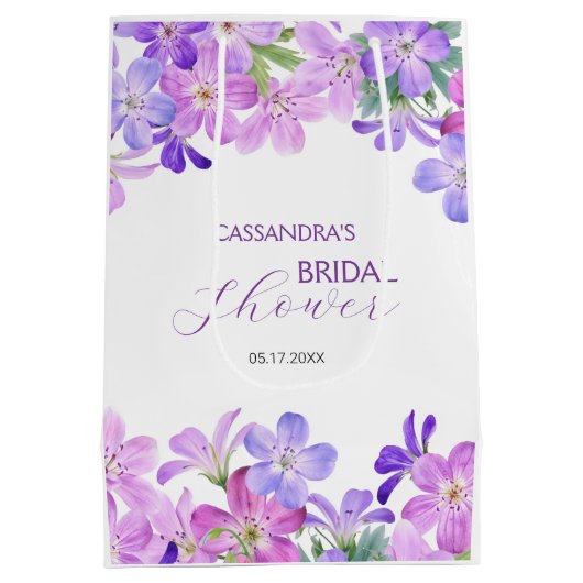 Paarse Geranium Bloem Bruidsborrel  Medium Cadeauzakje (Achterkant)