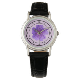 Paarse Geranium Bloem op Horloge