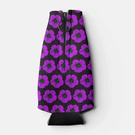 Paarse Geranium Floral Pattern op Black Flesjeskoeler (Achterkant)