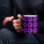 Paarse Geranium Floral Pattern op Black Mok