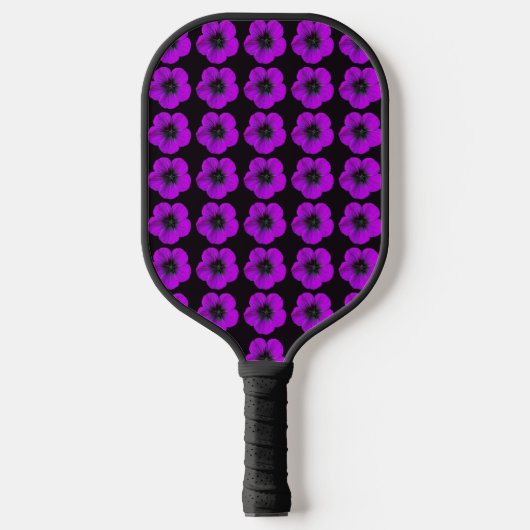 Paarse Geranium Floral Pattern op Black Pickleball Paddle (Voorkant)