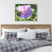 Paarse Geranium Flower op Canvas Afdruk (Insitu (Slaapkamer))