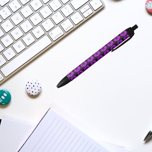 Paarse Geranium op Black Floral Pattern Zwarte Inkt Pen