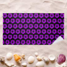 Paarse Geranium Patroon op Zwarte Bloemen