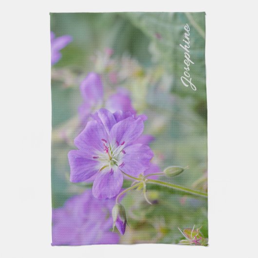 Paarse Geranium Wildflower Foto met aangepaste naa Theedoek (Verticaal)