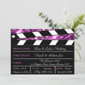 Paarse Glamor Clapper Board Wedding Invite Kaart (Staand voorkant)