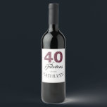Paarse Glitter 40 en Fabulous 40th Birthday Party Wijn Etiket<br><div class="desc">Vier het draaien 40 in stijl met dit elegante 40e verjaardagsontwerp dat u met jouw naam kunt aanpassen! 40 en fantastisch in een dieprijke paarse Bourgondische glitter en zwart met dansend silhouet. Bijpassende feestartikelen en uitnodigingen voor 40e verjaardagsfeestjes zijn verkrijgbaar in onze winkel. Als u hulp nodig hebt, neem dan...</div>