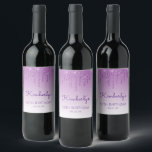 Paarse glitter Drip 50th Birthday Party Wijn Etiket<br><div class="desc">Op de etiketten van deze 50ste verjaardagswijnfles staat een paarse faux glitter drip border en een paarse ombre background. Pas ze aan met haar naam in het paarse handschrift script,  met haar verjaardag en datum hieronder in het sans serif font.</div>