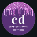 Paarse glitter druipt roze naam ronde sticker<br><div class="desc">Een diepe paarse achtergrond. Versierd met paarse en roze faux glitter druppels,  verfdruppelende look. Personaliseer en voeg een naam,  monogram initialen en een telefoonnummer toe. Blokletters. Witte gekleurde letters.</div>