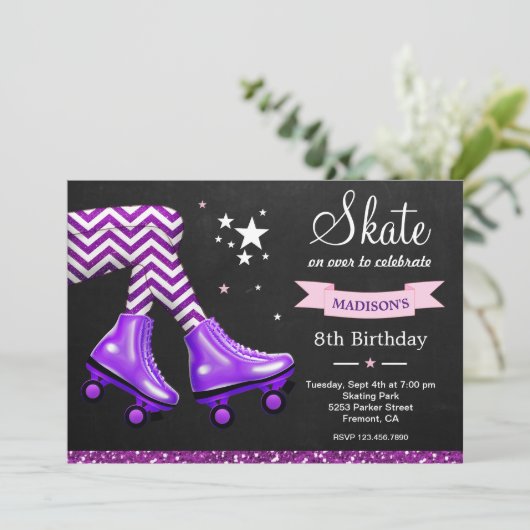 Paarse Glitter Girls Roller Skating Birthday Party Kaart (Staand voorkant)