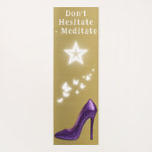 Paarse Glitter High Heel Shoe op Goud | Yogamat (Achterkant)