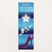 Paarse Glitter Hoge Hak Schoen op Blauwe Gradiënt  Yogamat (Voorkant)