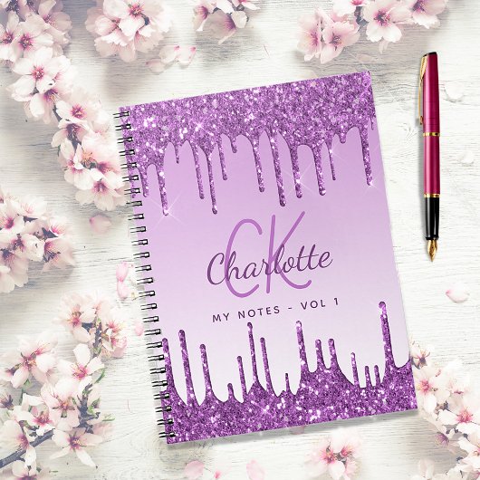 Paarse glitterdruppels violet monogram 2023 notitieboek