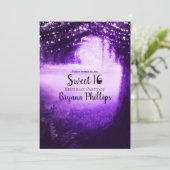 Paarse Glow Forest & String Lights Sweet 16 Party Kaart (Staand voorkant)