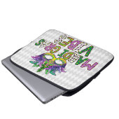 PAARSE GOLD GREEN MARDI GRAS VIBES LAPTOP SLEEVE (Voorkant onderkant)