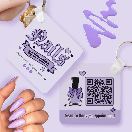 Paarse gotische letters QR-code nageltechniek Sleutelhanger