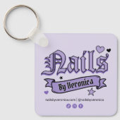 Paarse gotische letters QR-code nageltechniek Sleutelhanger (Voorkant)