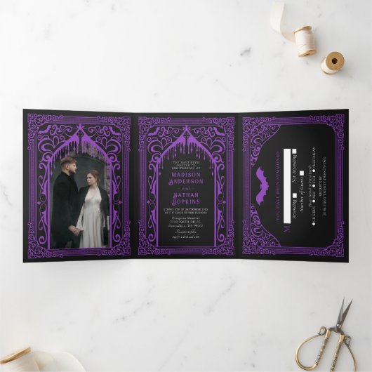 Paarse Gotische Vampier Kathedraal Huwelijksuitnod Drieluik Uitnodiging (Binnen)