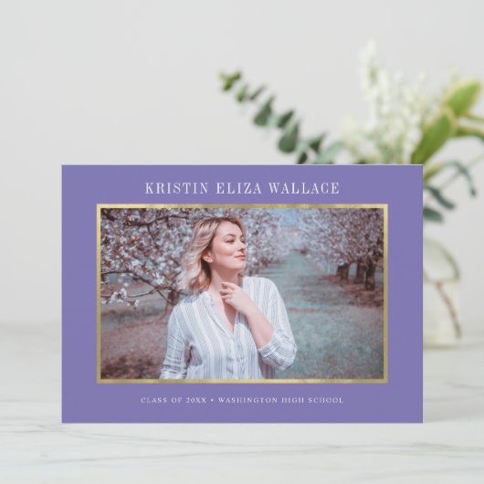 Paarse & gouden afstudeeraankondigingen aankondiging (Staand voorkant)