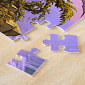 Paarse gouden draak op de trappen van het kasteel legpuzzel (Zijkant)