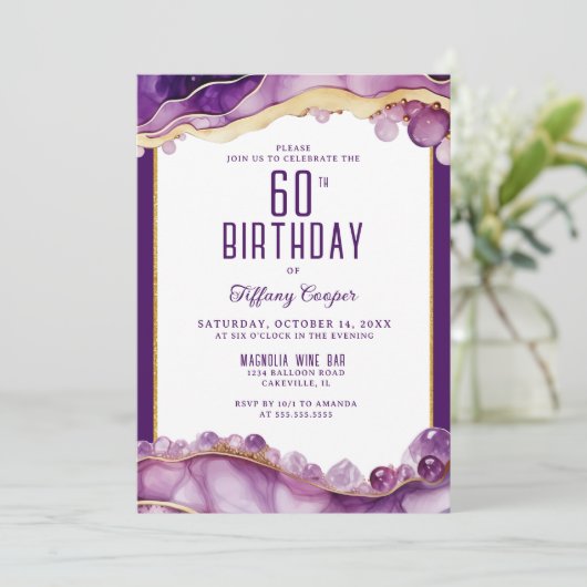 Paarse gouden marmeren 60e verjaardag uitnodiging (Staand voorkant)