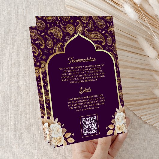 Paarse Gouden Paisley Bloemen QR Code Indiase brui