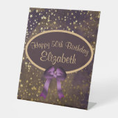 Paarse goudstardust 50e verjaardag voetstuk reclamebord met voetstuk (Voorkant)