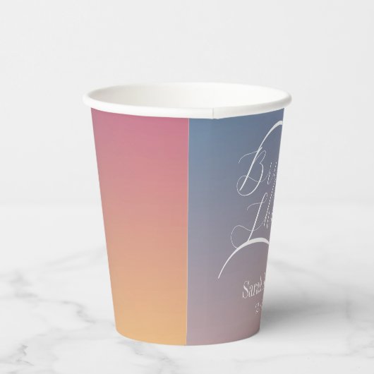 Paarse Gradiënt Ombre Script Bruidsdouche Papieren Bekers (Rechts)