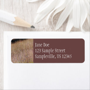 Paarse gras en wilde bloemen etiket