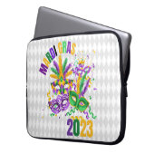 PAARSE GREEN GOLD MARDI GRAS 2023 LAPTOP SLEEVE (Voorkant Links)
