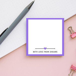 Paarse grens en hart met liefde van post-it® notes
