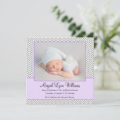 Paarse grijs chevron meisje foto geboorte aankondi aankondiging (Staand voorkant)