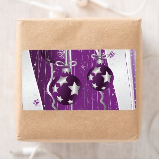 Paarse, grijze kerstballen en sneeuwvlokken etiket (Insitu)