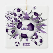 paarse grijze voetbal met blaasmeisjes keramisch ornament (Achterkant)