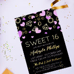 Paarse harten en gouden Pareltjes Sweet 16 Folie Uitnodiging<br><div class="desc">Paars en goud De 16 viering in het zwart met paarse harten en gouden folie schetst edelstenen. Glam zoete uitnodiging van 16 partijen in paars,  zwart en goud. Meisaardig zestien uitnodiging met gouden folie en paarse tekst,  paarse harten en gouden gemalen.</div>