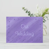 Paarse harten op gemengde Paarse huwelijksuitnodig Kaart (Staand voorkant)